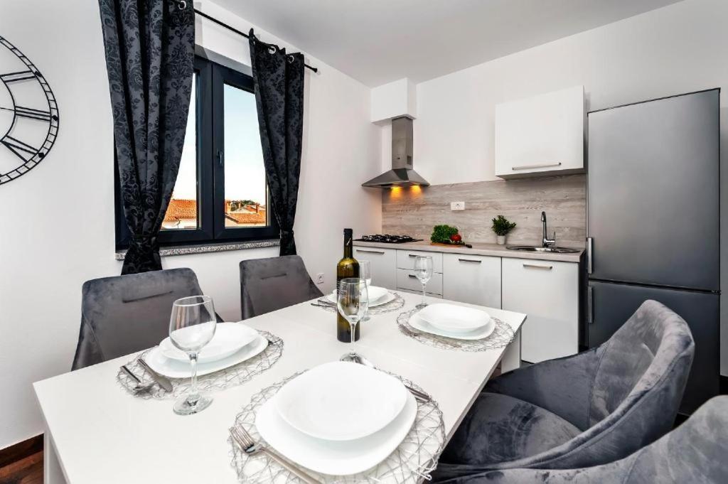Deluxe Apartments A&A - 2 Rovinj Exterior foto